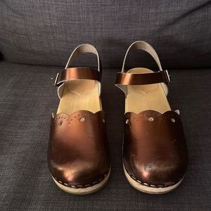 Sandgrens Milan Metallic Bronze Clogs